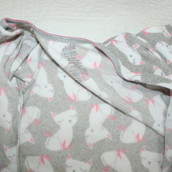 5/$20 Baby girl fleece sleeper with cats 9 months - Picture 12 of 13